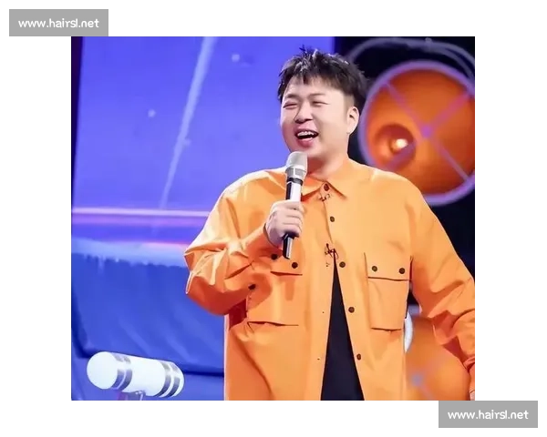 杜海涛沈梦辰伦敦返京，机场比心互动甜度超标